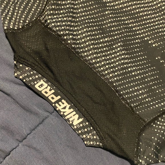 SOLD NIKE PRO Dri-Fit Gym Shirt - Picture 2 of 4